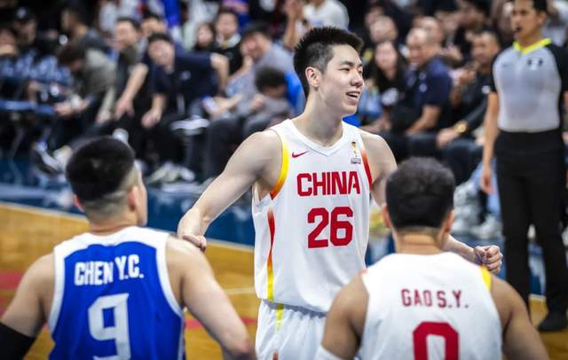 足球免费直播在线观看-怒撕蓝领前锋标签！关键战狂砍19分，你才是中国男篮获胜头号功臣