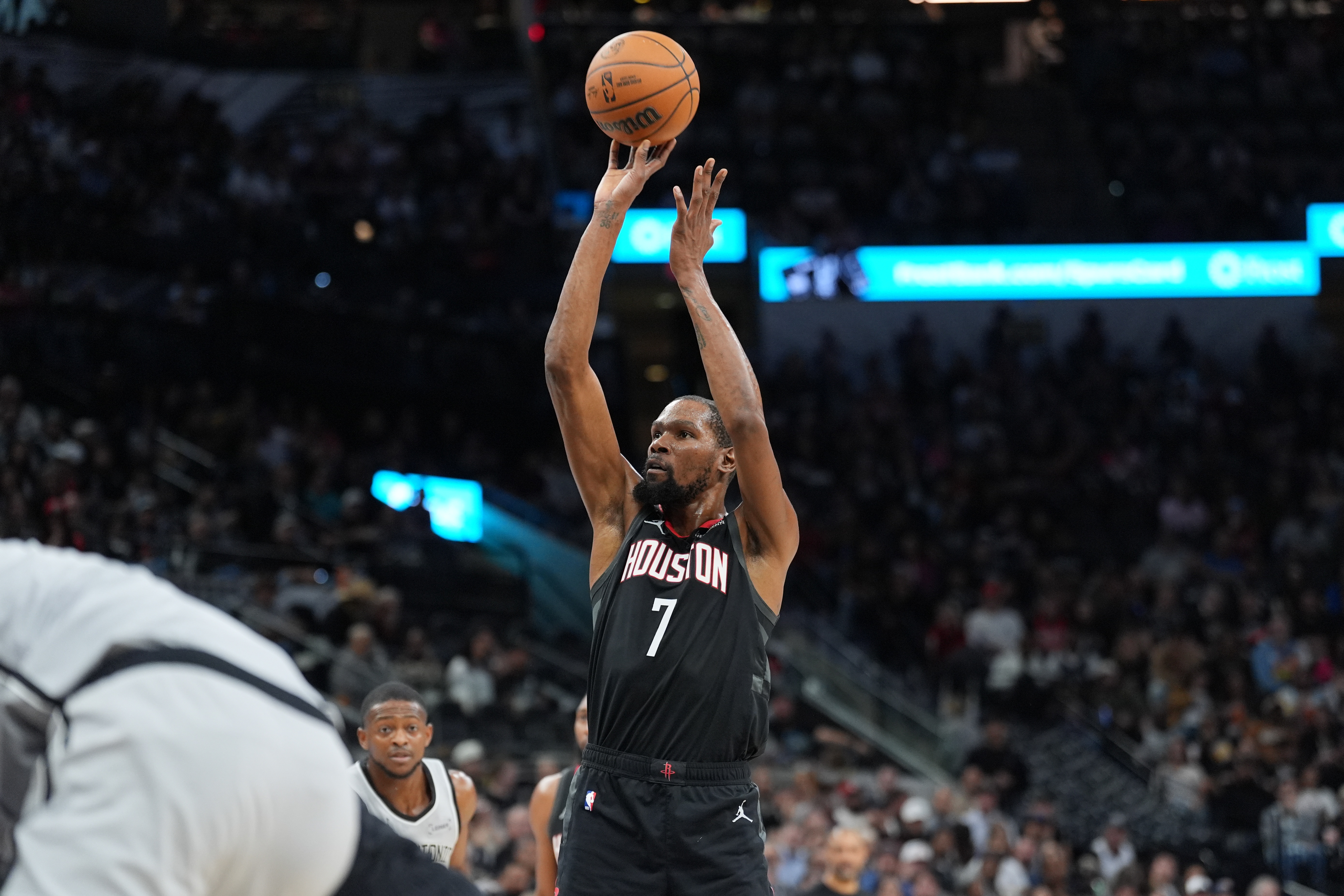 在线观看直播足球-杜兰特生涯第343场至少30分且TS60%+ 历史第二多&詹姆斯411第一